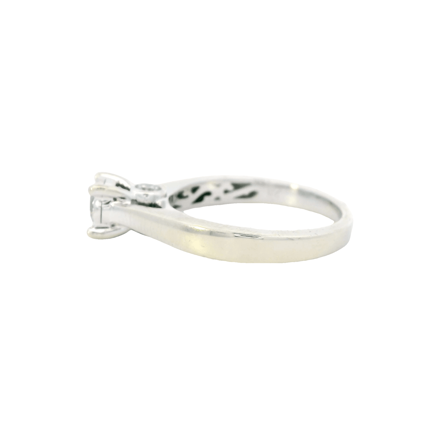 10K White Gold Diamond Ring - 0.41ct