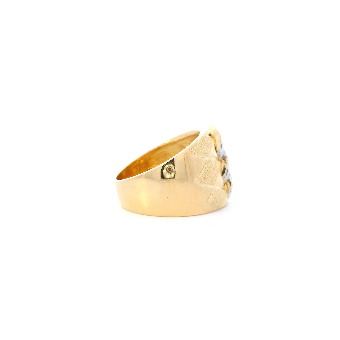 18K Yellow Gold Blue Sapphire Band
