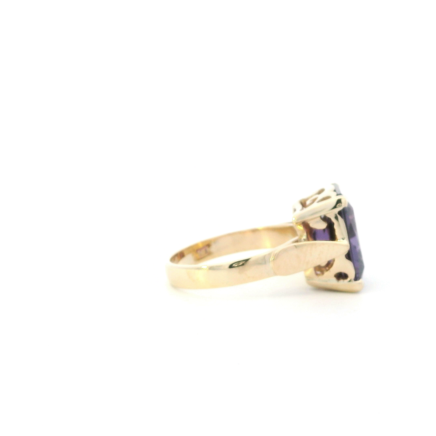 14K Yellow Gold Rectangle Purple Sapphire Ring