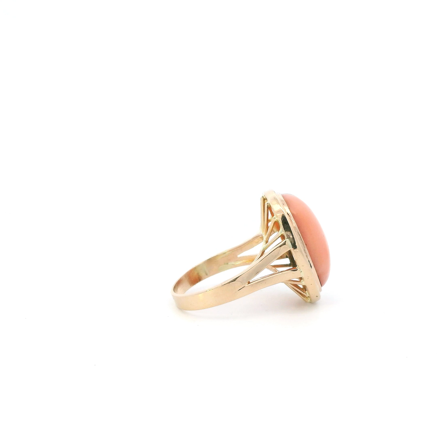 14K Yellow Gold Oval Cabochon Salmon Coral Ring