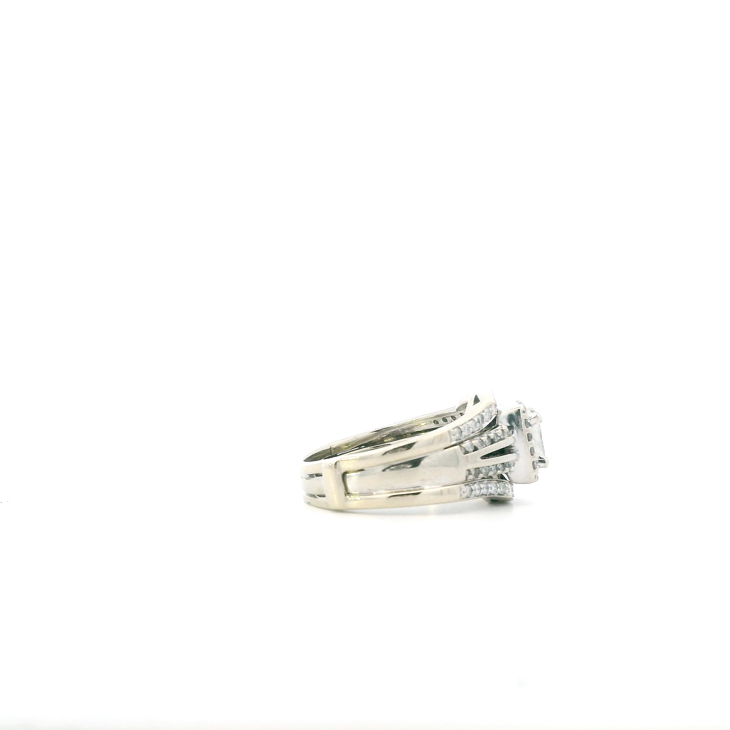 10K/14K White Gold Diamond Women's Ring - 0.69ct