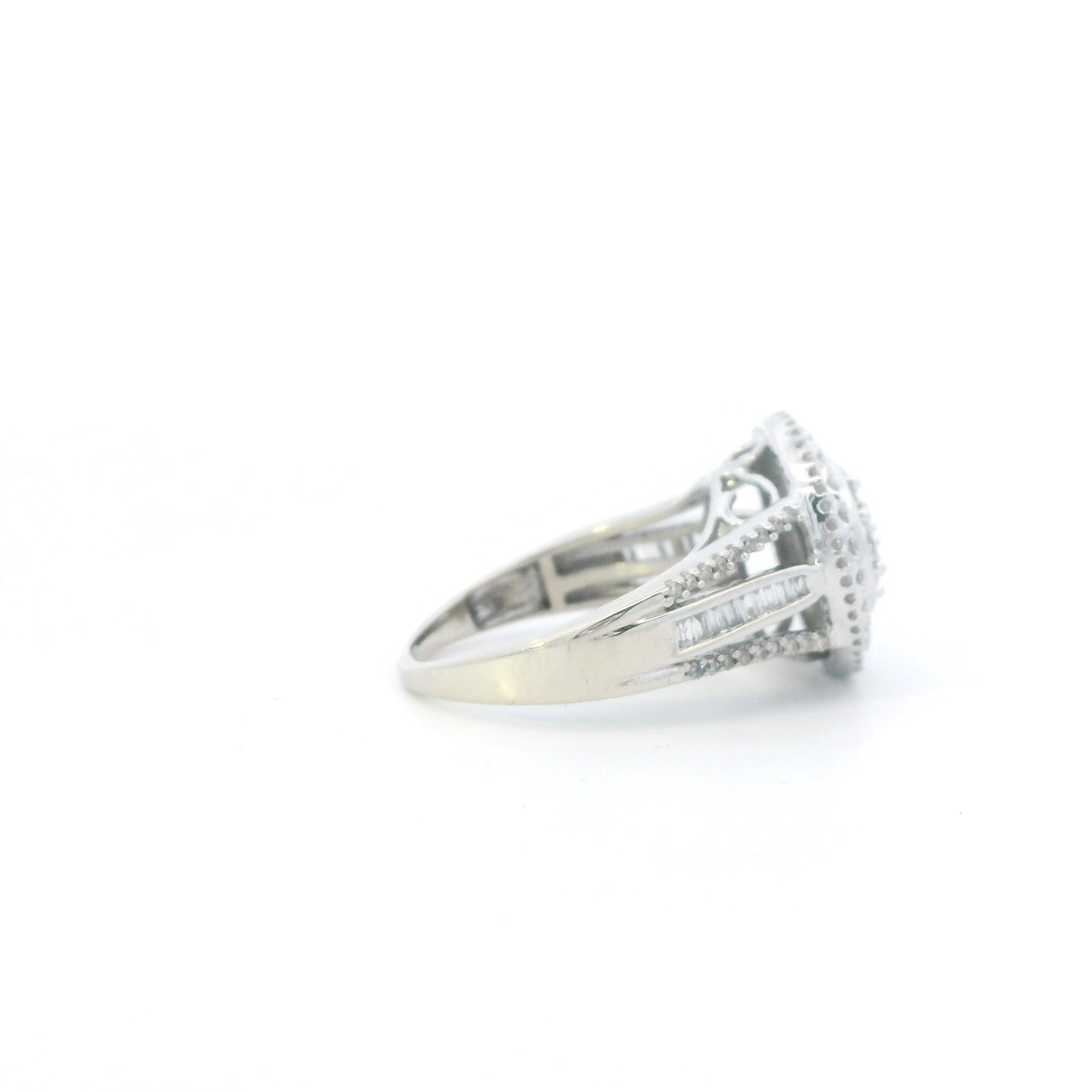 10K White Gold Diamonds Circle Womens Ring - 0.51ct