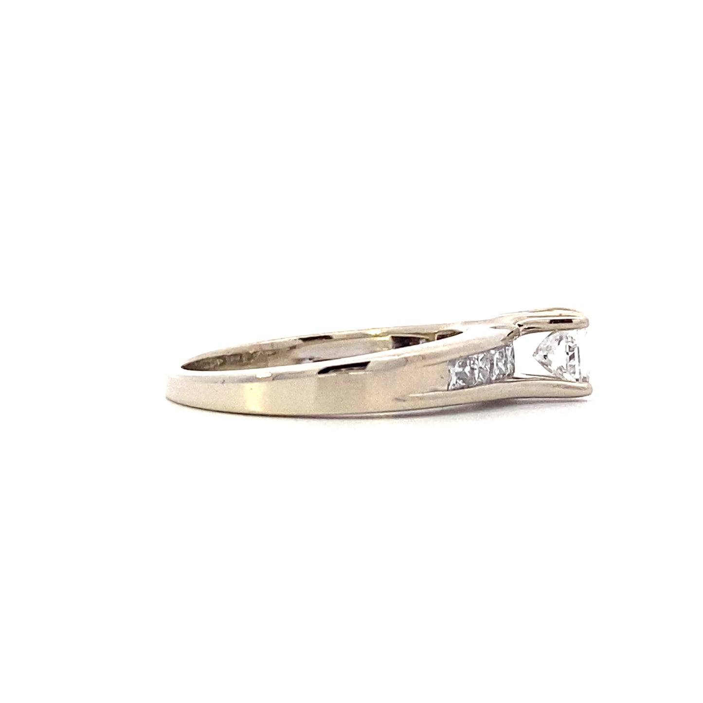 14K Yellow Gold Women's Diamond Ring - 0.87ct