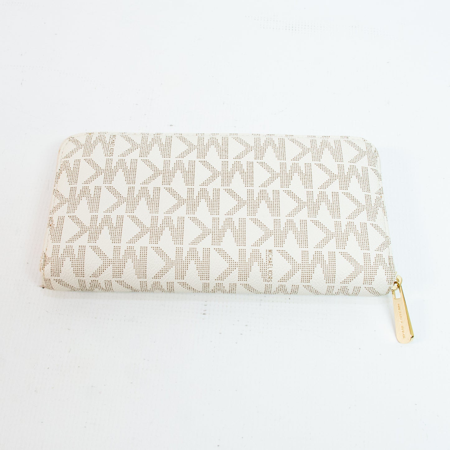 Michael Kors Jet Set Travel Zip Around Wallet