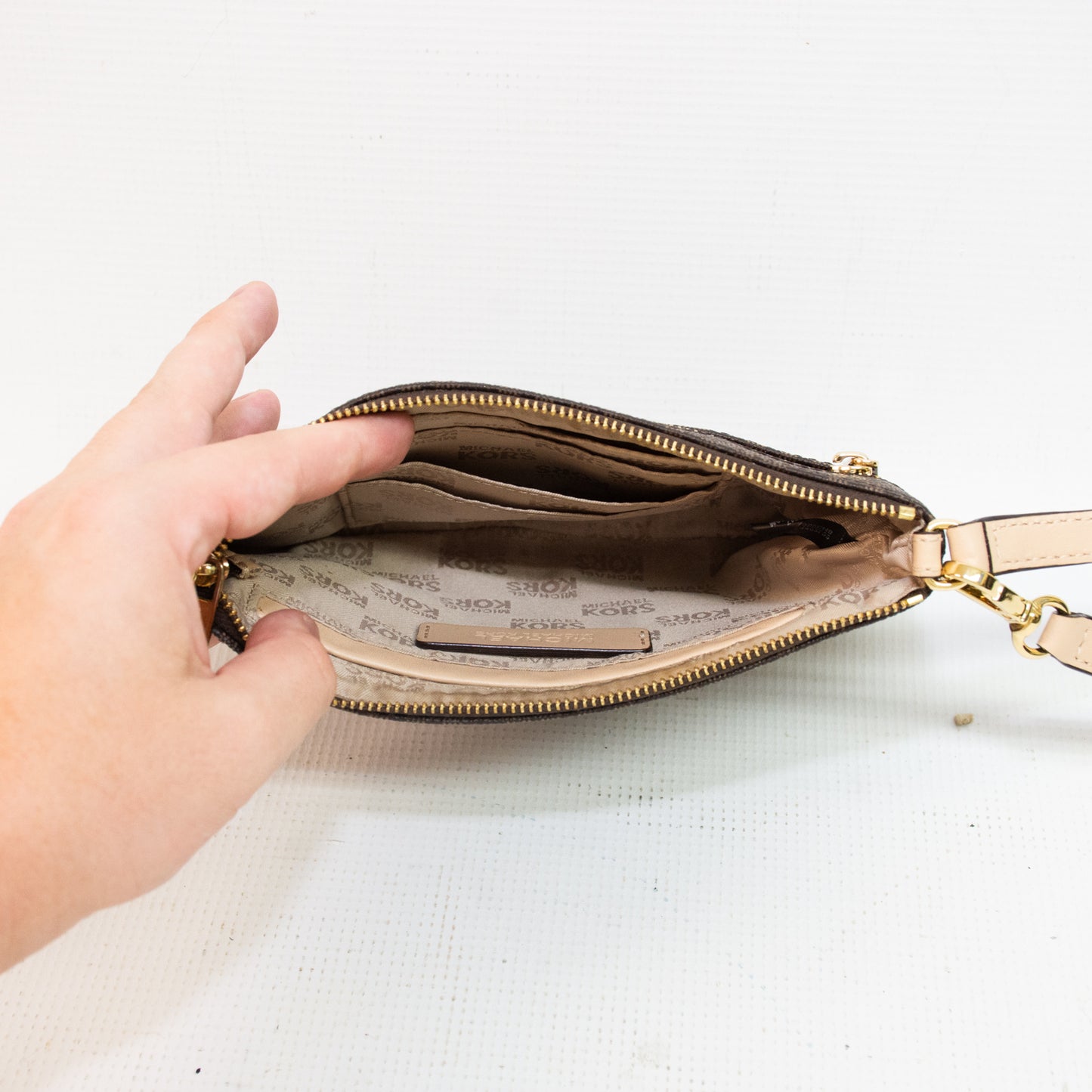 Michael Kors MK35F1GJSW3B Jet Set Signature Large Wristlet