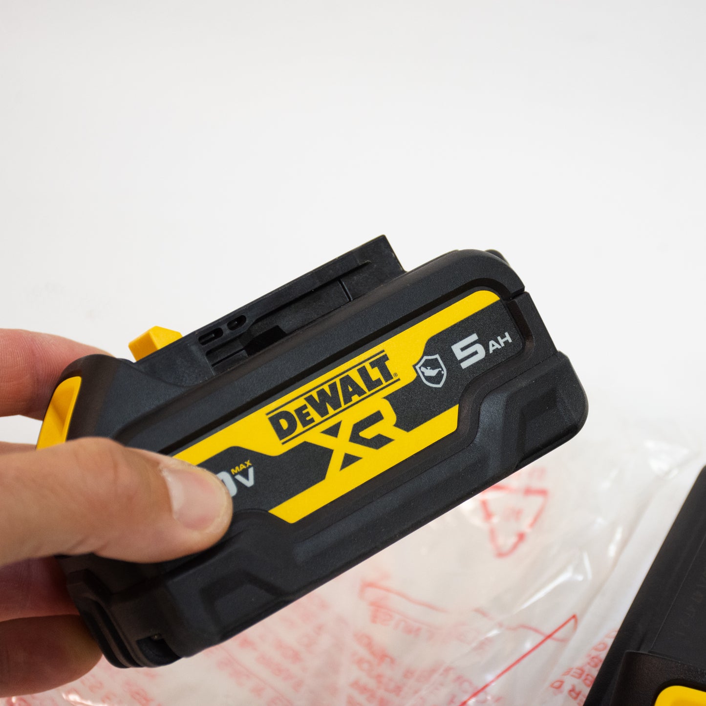 DEWALT DCF923 20V Cordless Brushless 3/8in Impact Wrench Kit