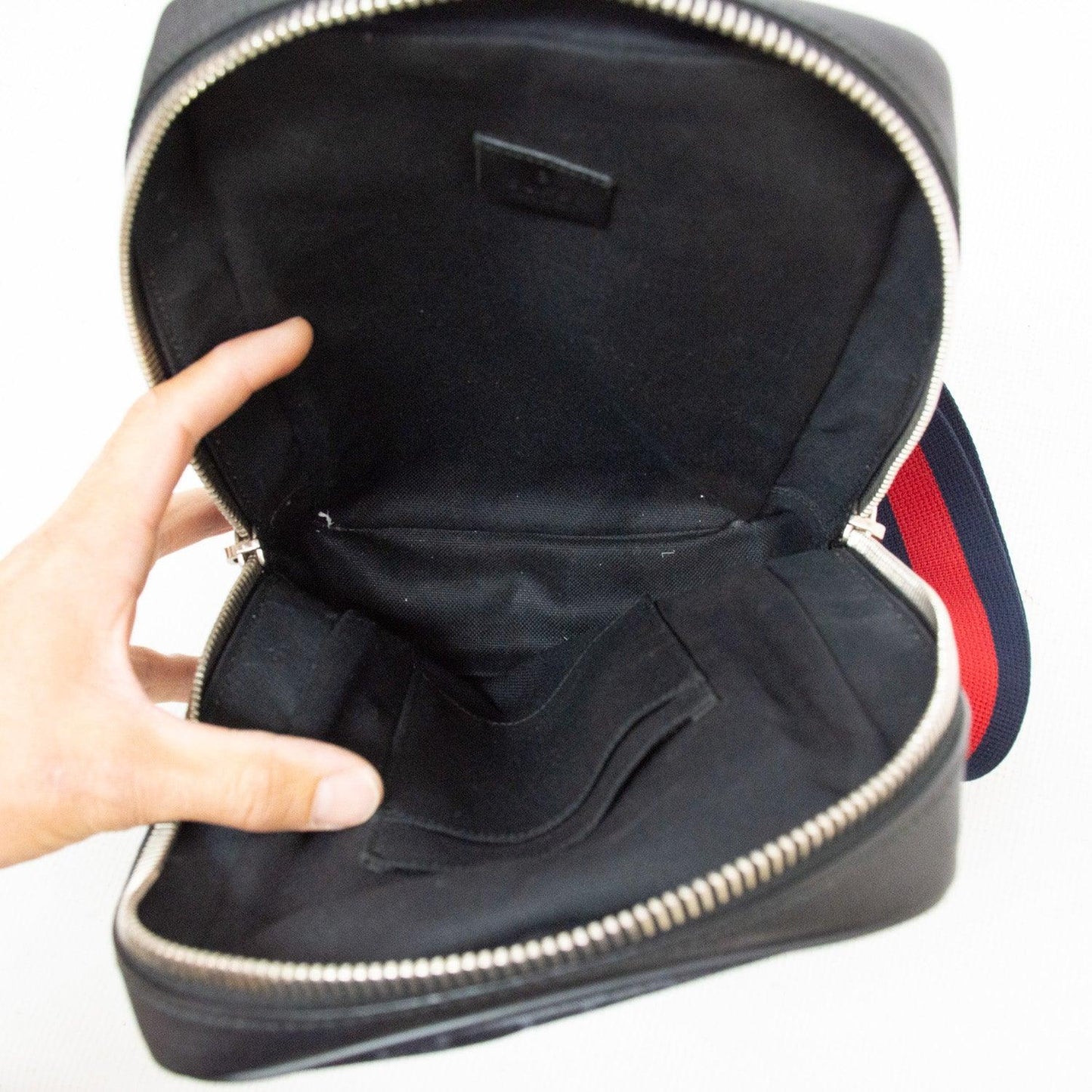 Gucci GG Supreme Sling Bag - 478325