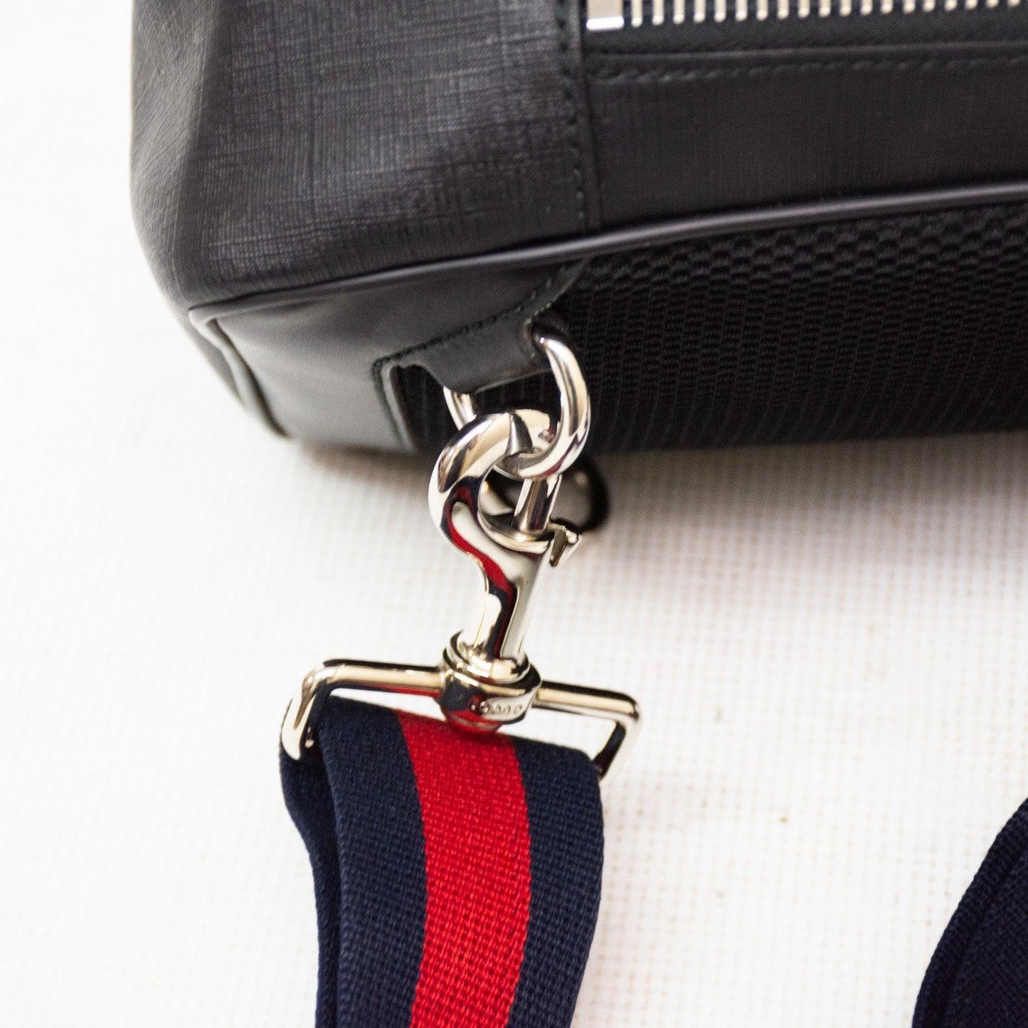 Gucci GG Supreme Sling Bag - 478325