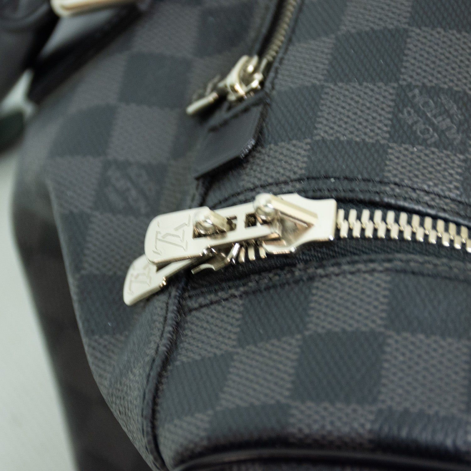 Louis Vuitton Boston Bag Roadster 50 Damier Graphite Duffelbag - N48189