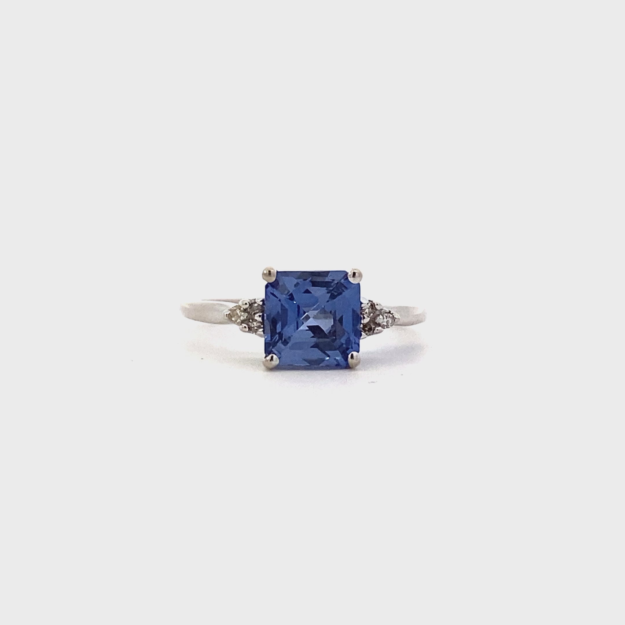 14K White Gold Blue Sapphire & Diamond Ring - 0.04ct