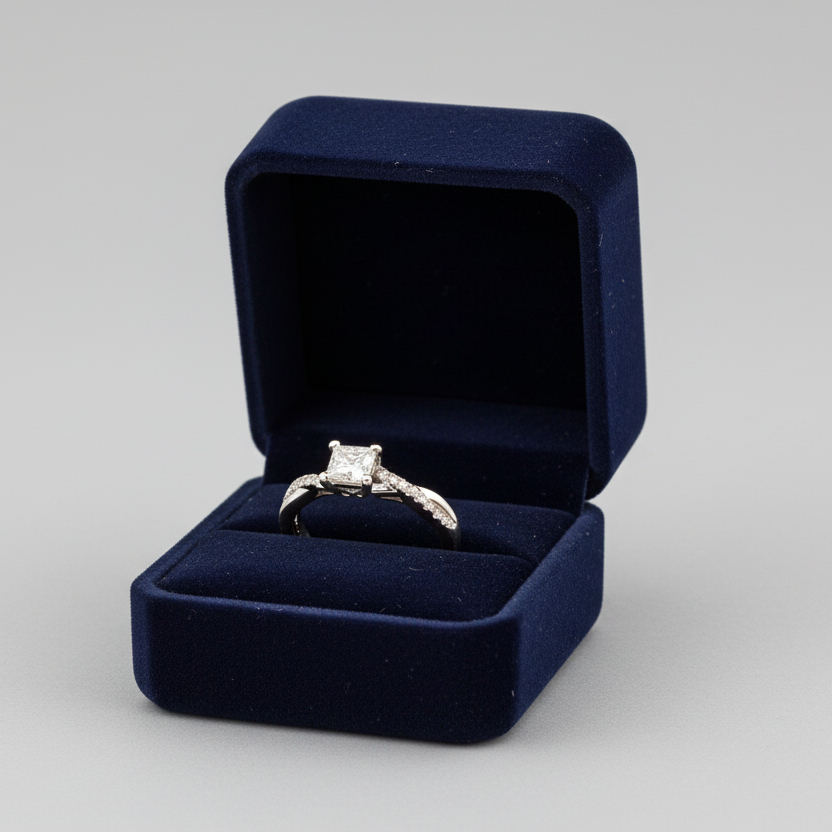 14K White Gold Women's Diamond Ring - 0.55ct