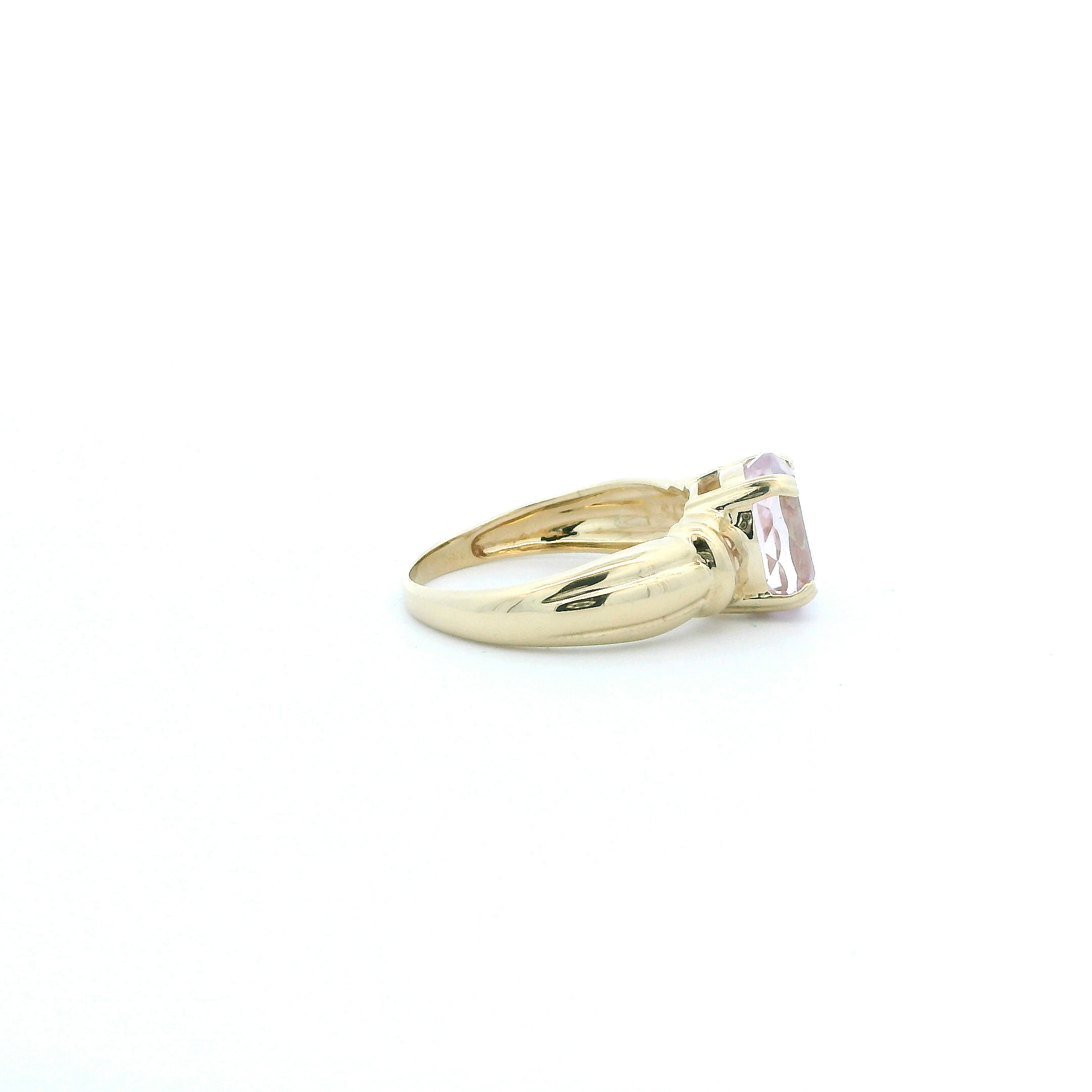 14K Yellow Gold Oval Amethyst Womens Ring