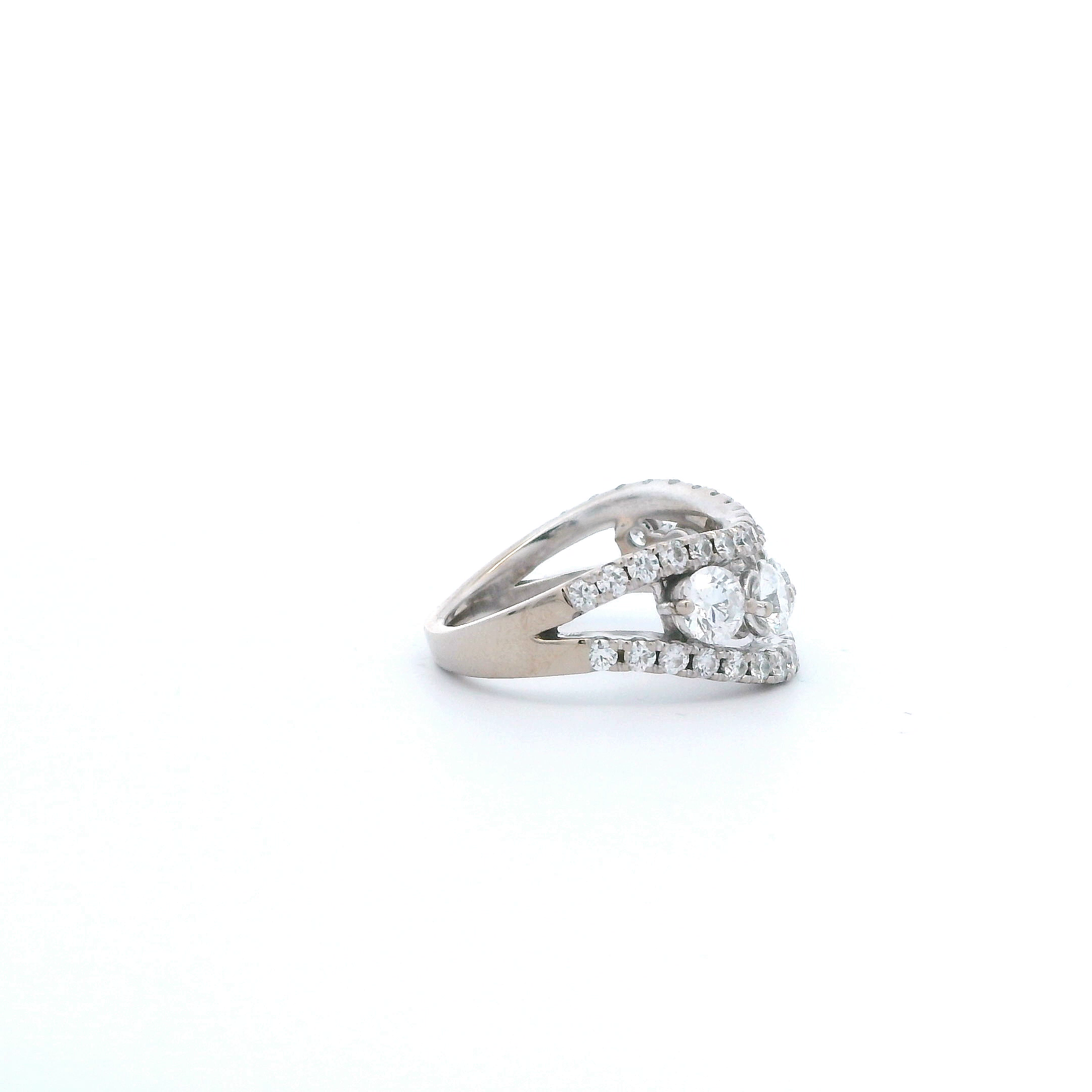 18K White Gold Diamond Womens Ring - 1.98ct