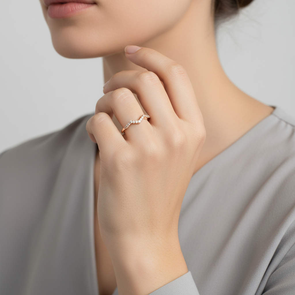 14K Yellow Gold Diamond Curved Ring - 0.12ct