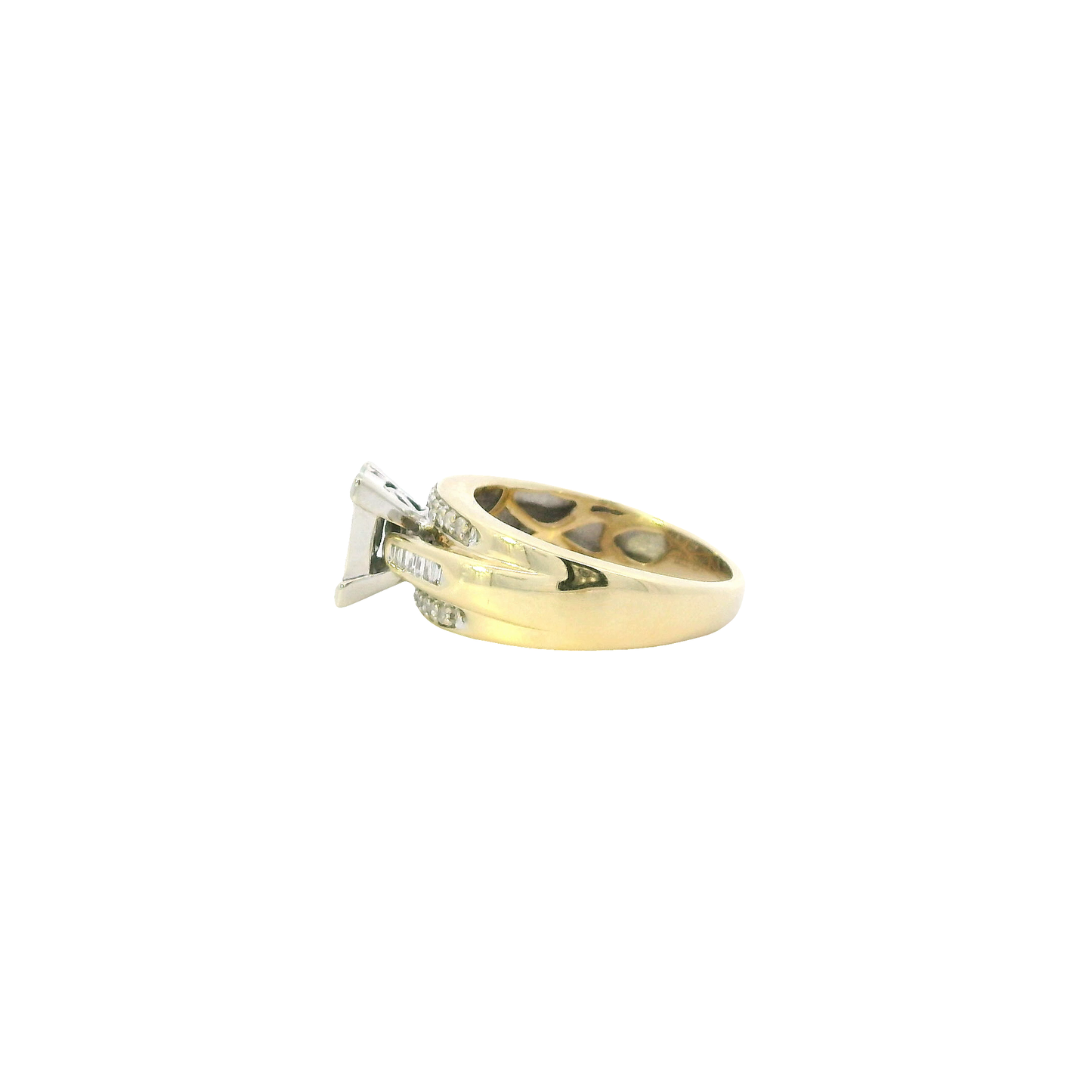 10K Yellow Gold Diamond Ring - 0.24ct