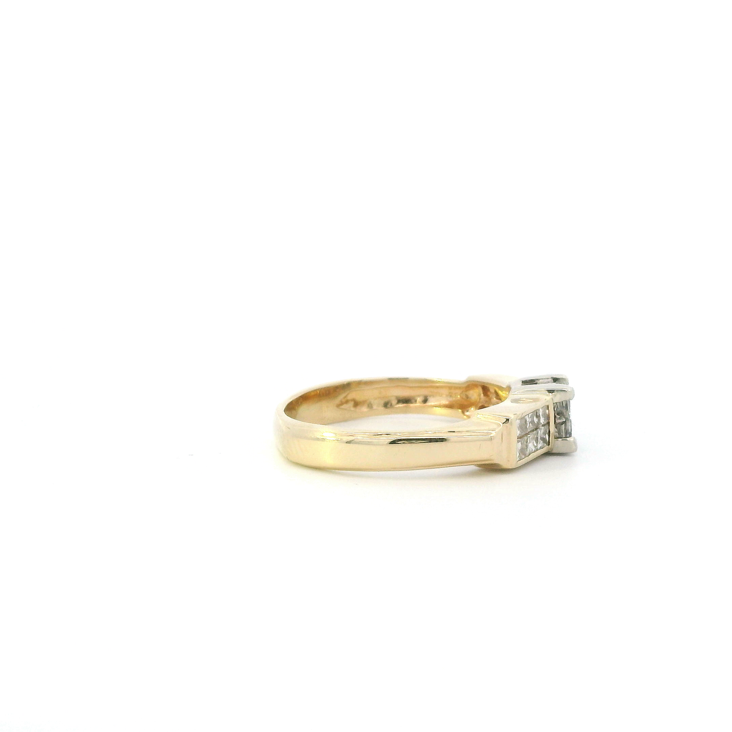 14K Yellow Gold Diamond Ring - 0.94ct