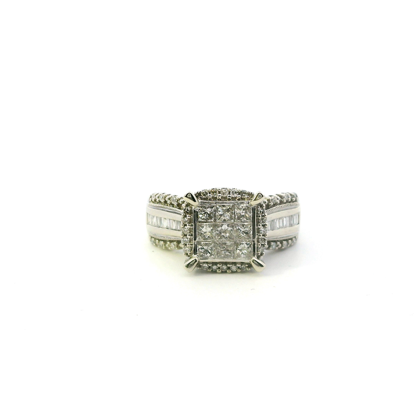 10K White Gold Diamond Womens Ring - 0.64ct