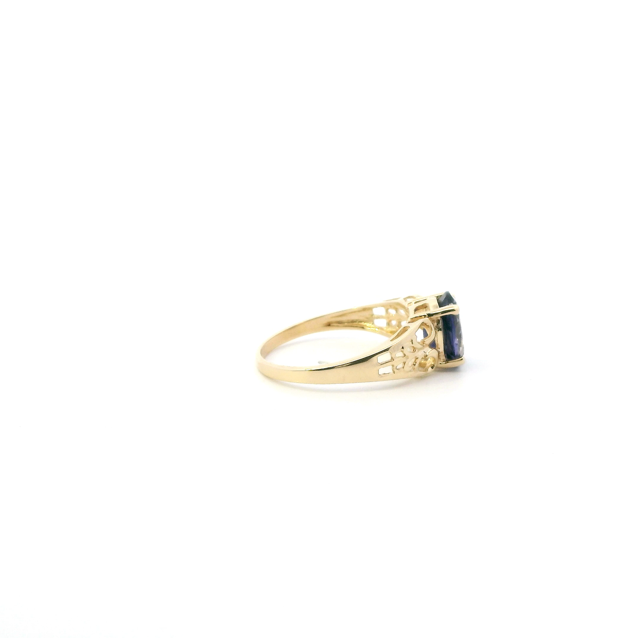 10K Yellow Gold Oval Iolite Womens Ring