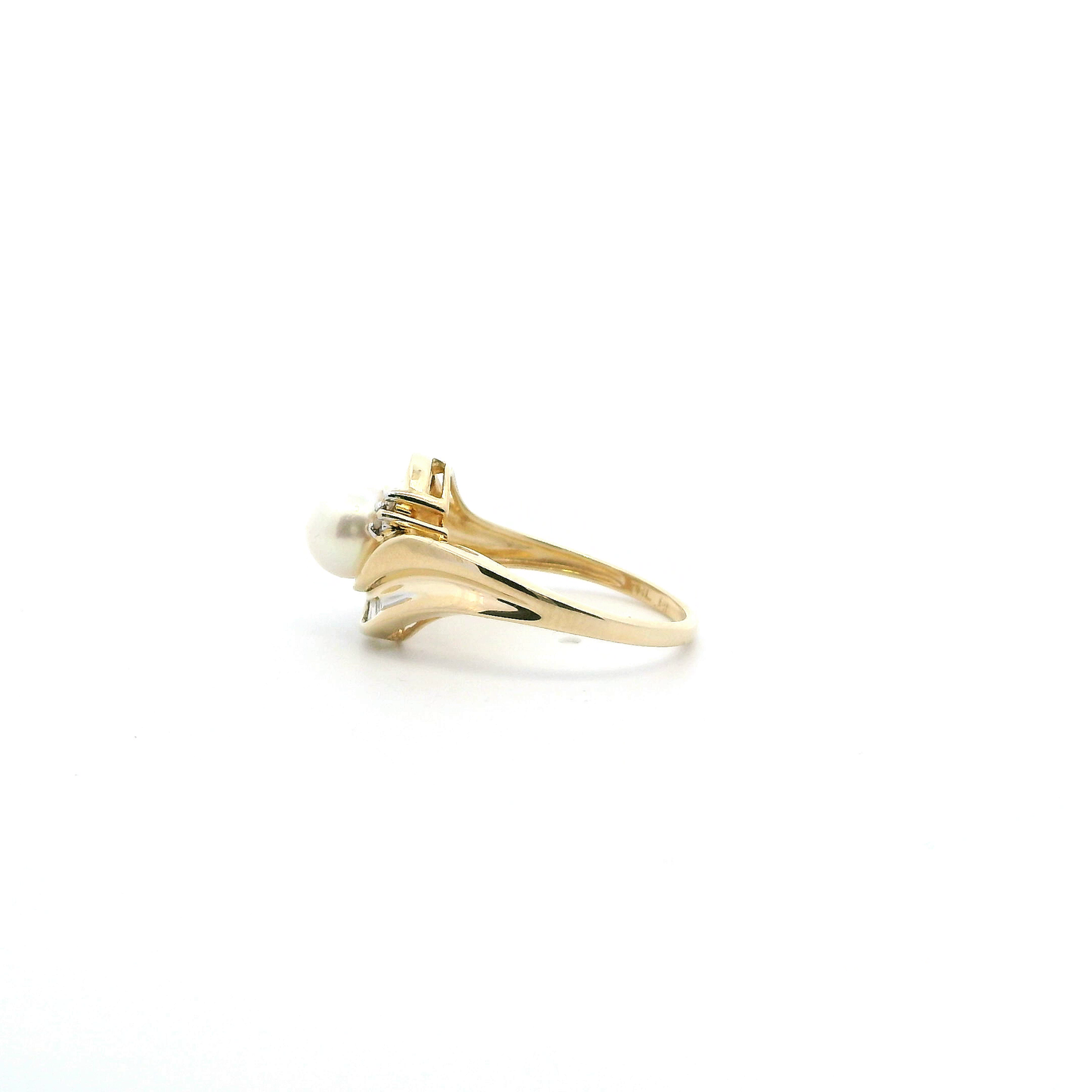 14K Yellow Gold Pearl & Diamond Womens Ring - 0.03ct