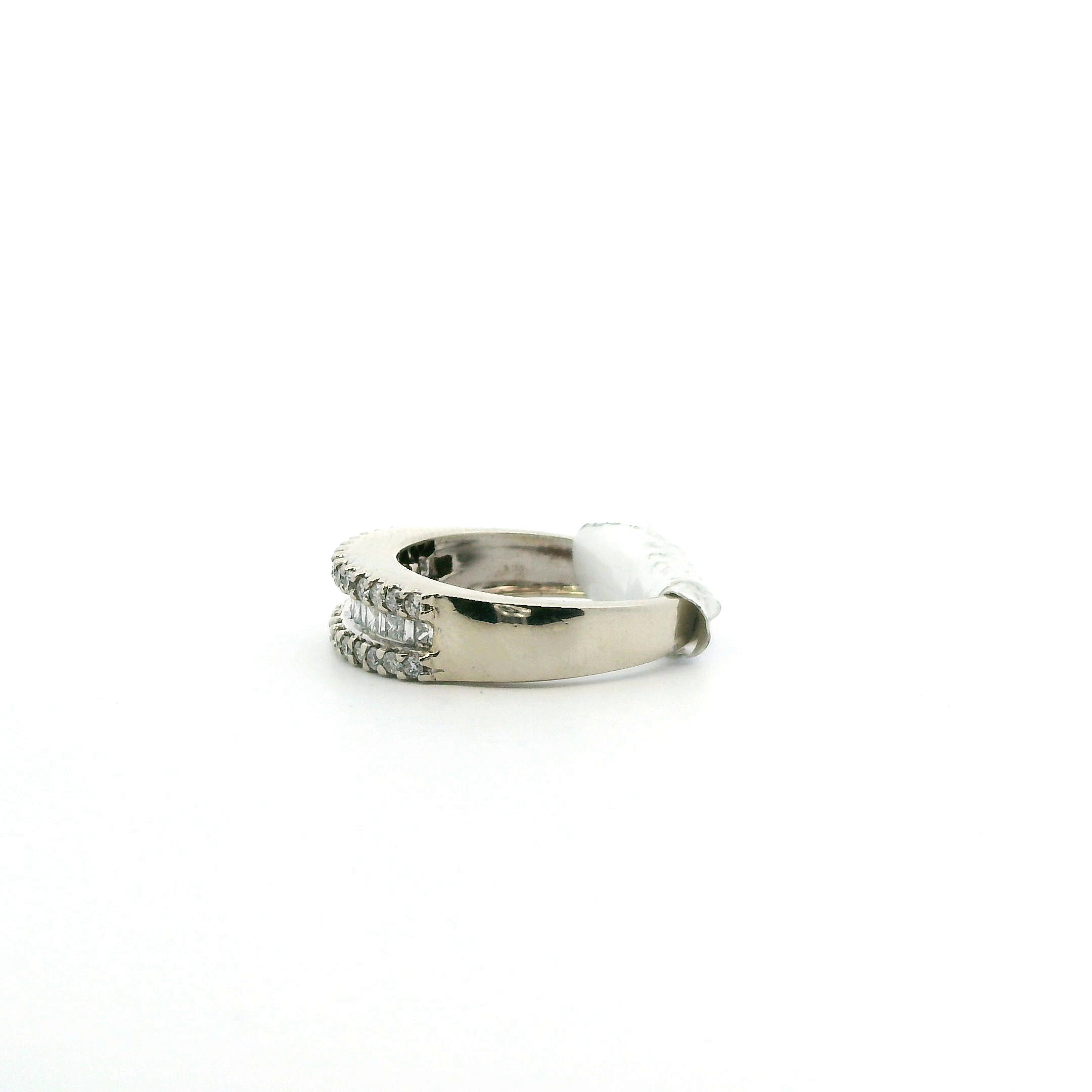 14K White Gold Diamond Women's Ring -0.47ct
