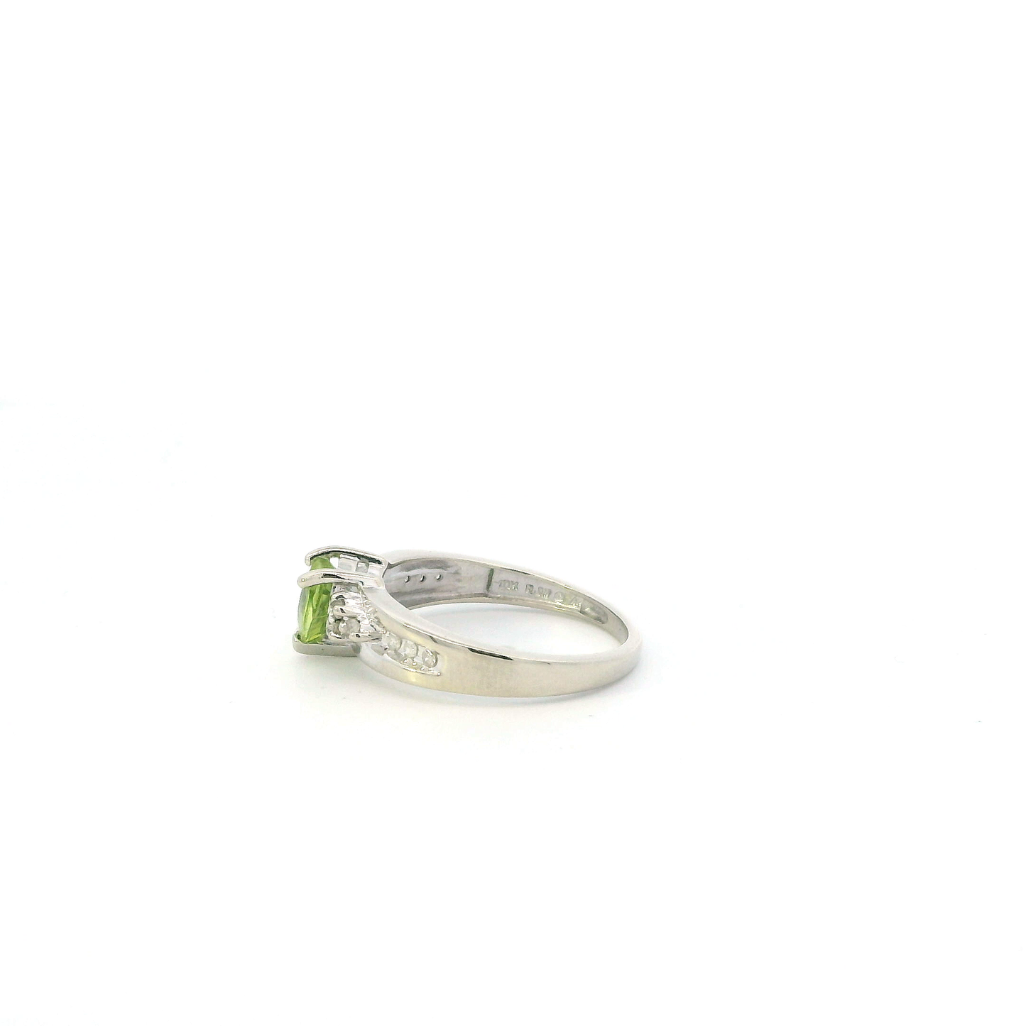 10K White Gold Heart Peridot Women's Ring