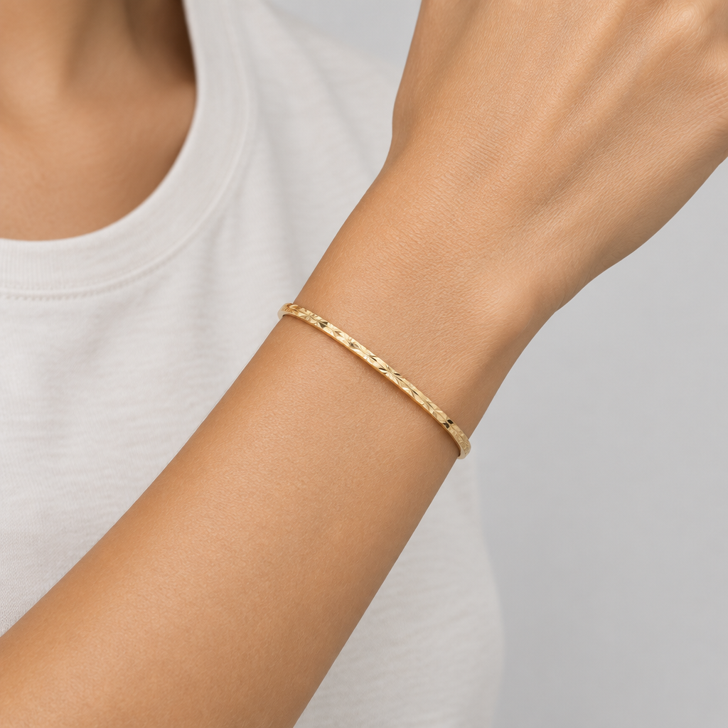 New 14K Yellow Gold Star Design Bangle