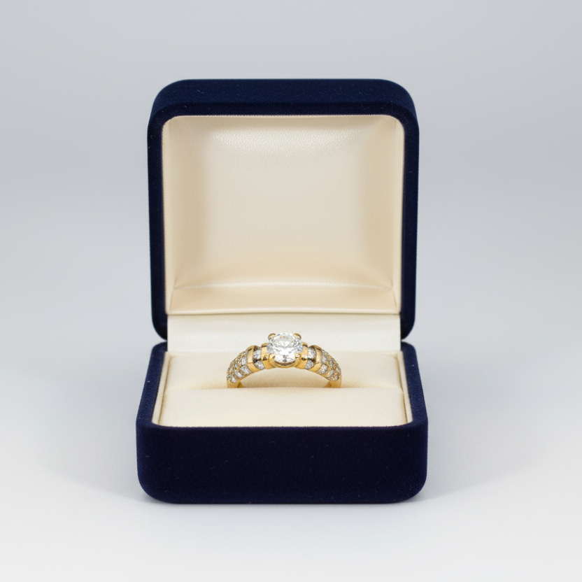 18K Yellow Gold Diamond Women's Ring - 1.35ct