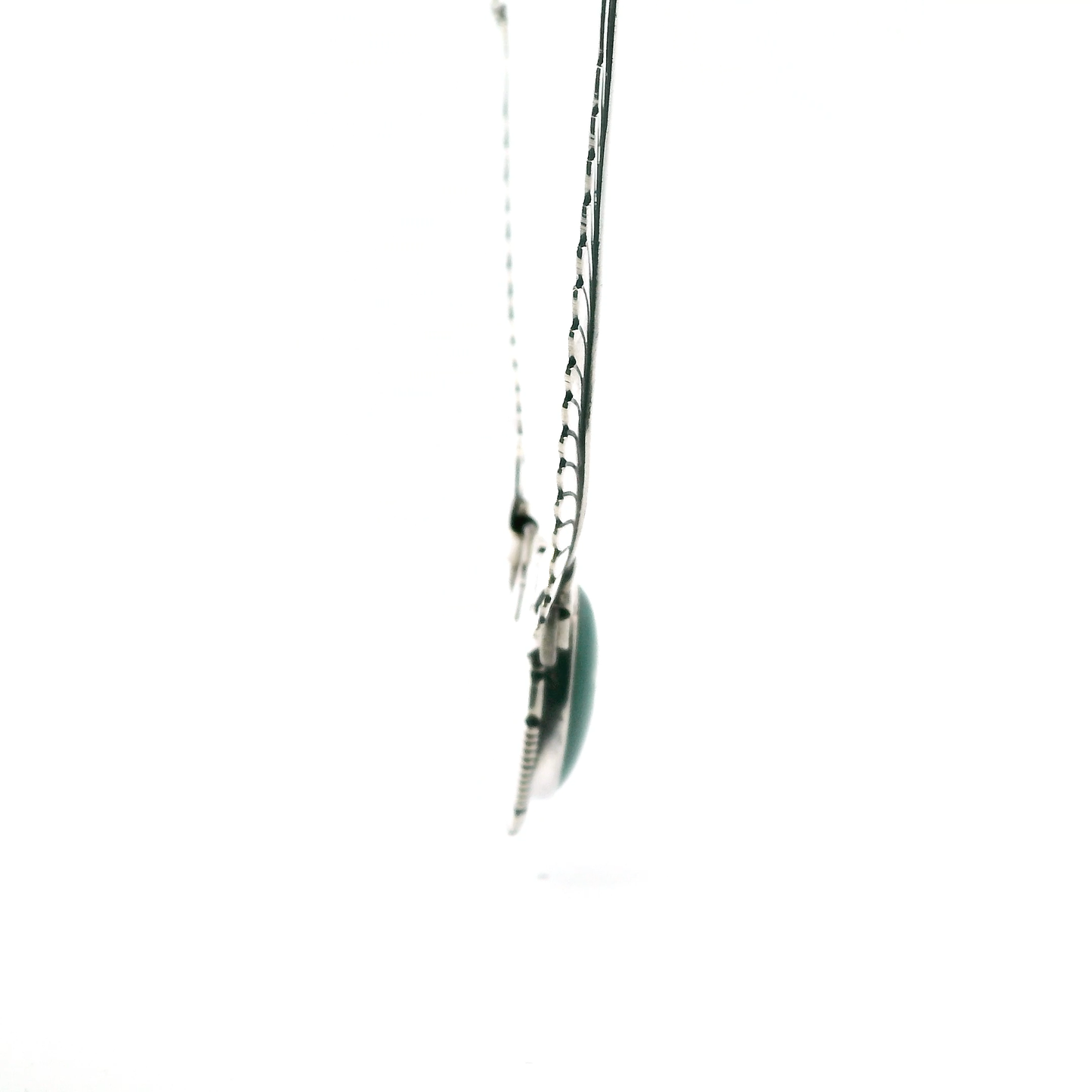 Sterling Silver Native American Oval Malachite Feather Motif Necklace