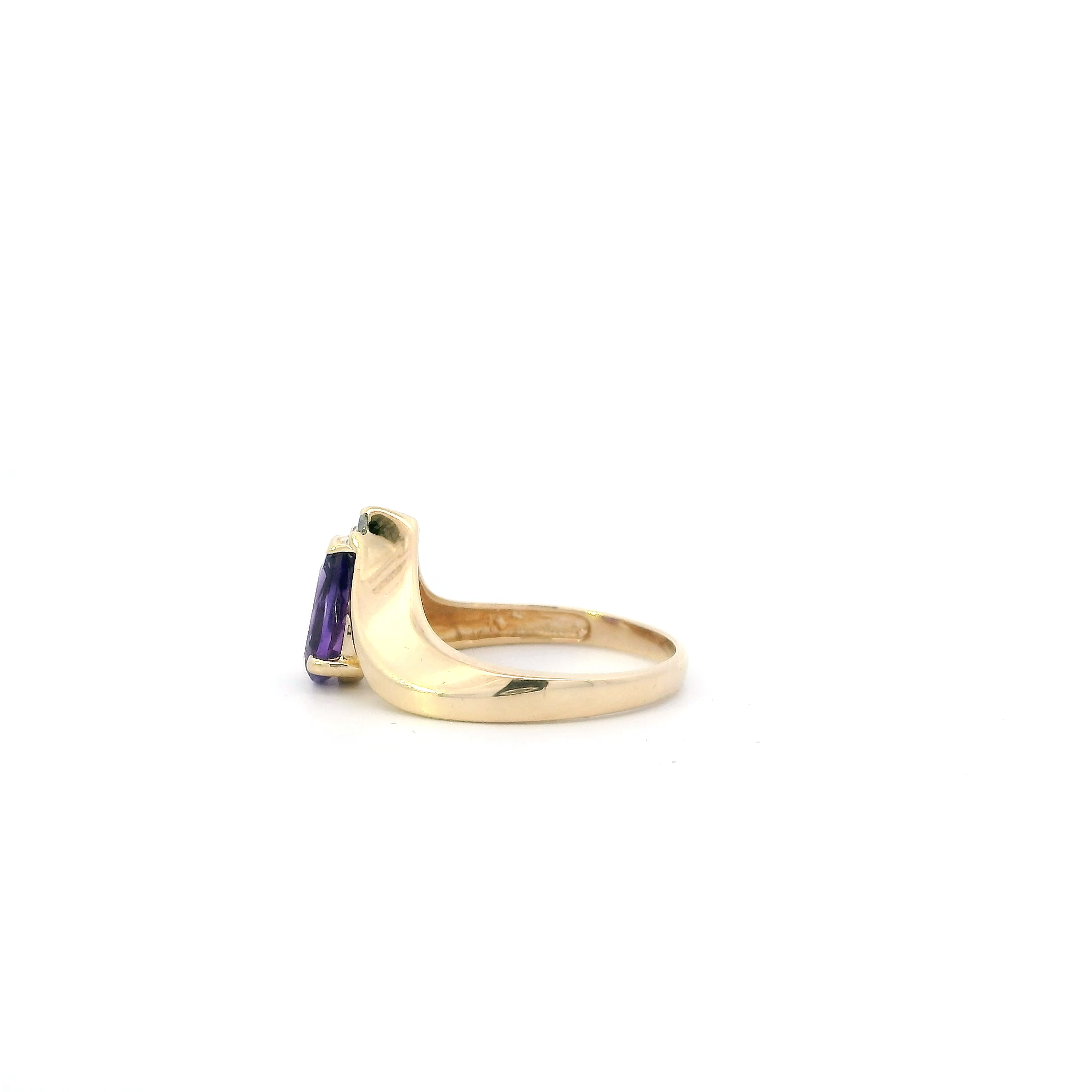 14K Yellow Gold Amethyst & Diamond Women's Ring - 0.02ct