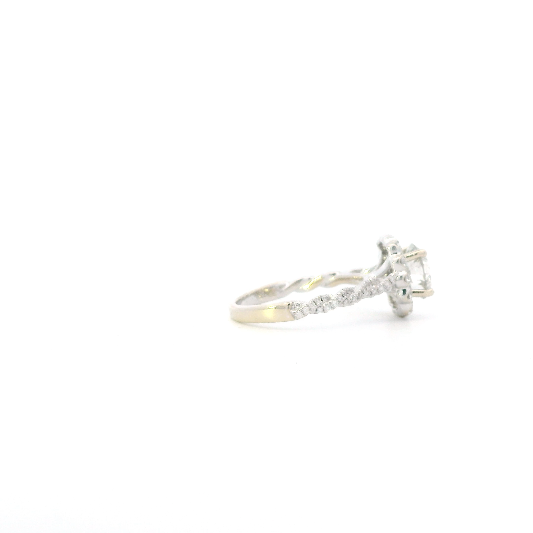 18K White Gold Diamond Women's Ring - 2.12ct
