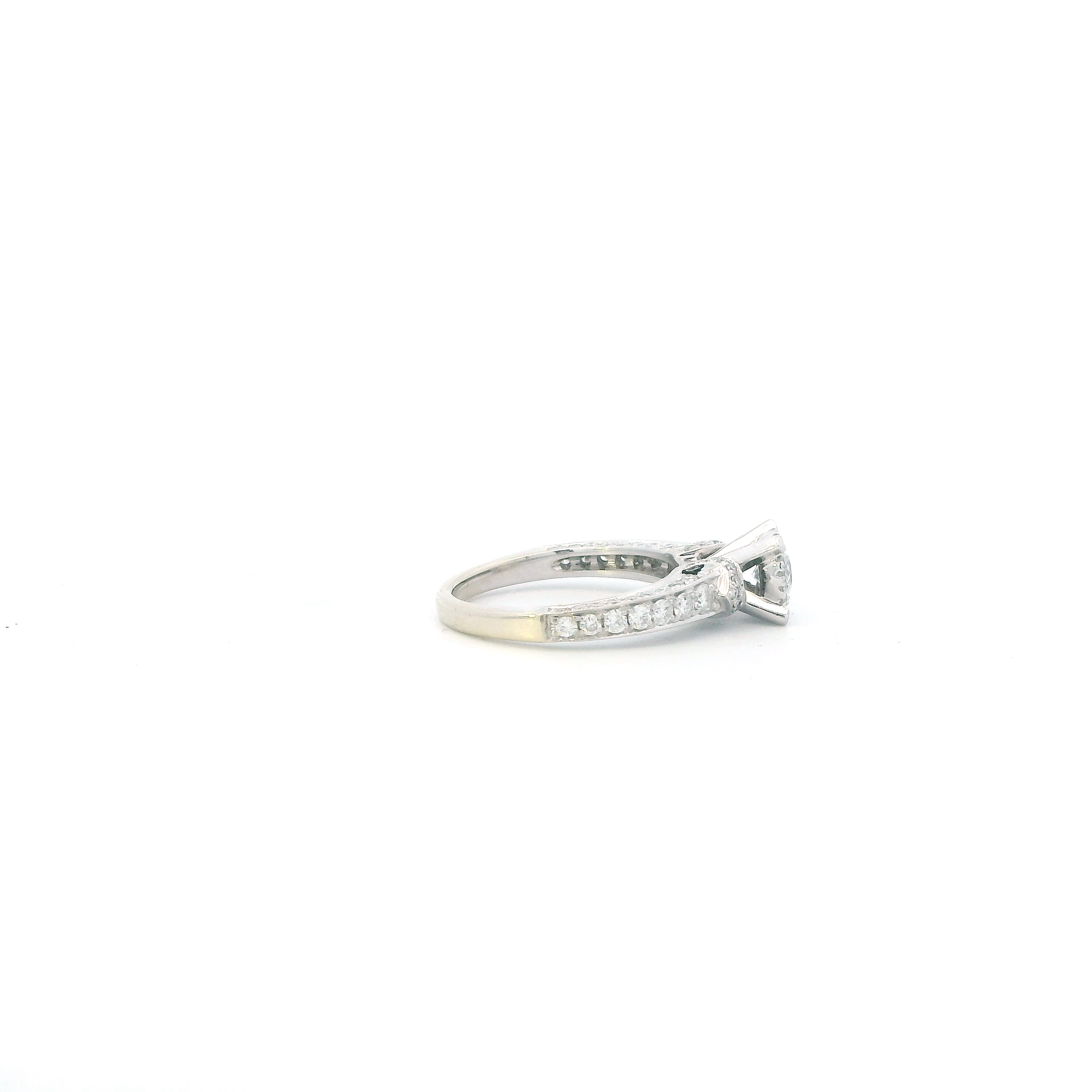 14K White Gold Diamond Women's Ring - 0.97ct