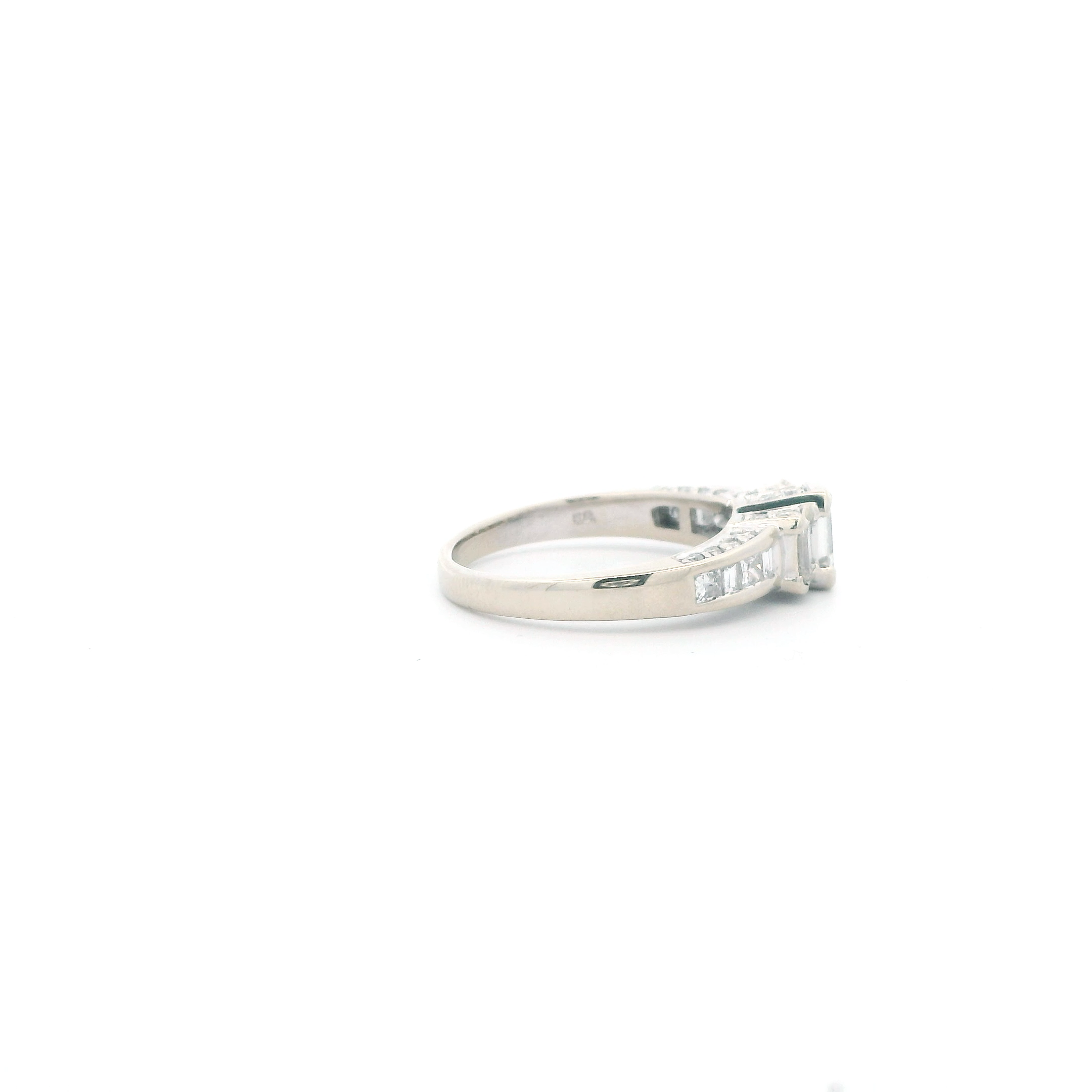 14K White Gold Diamond Women's Ring - 1.18ct