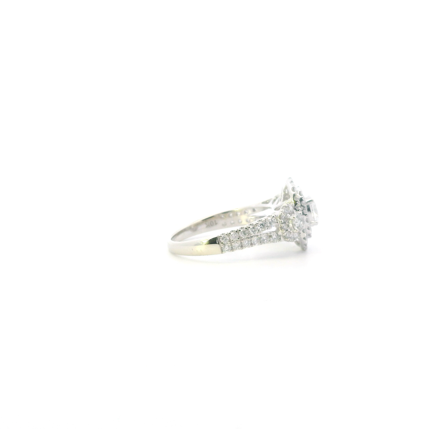 10K White Gold Diamonds Womens Ring - 1.11ct