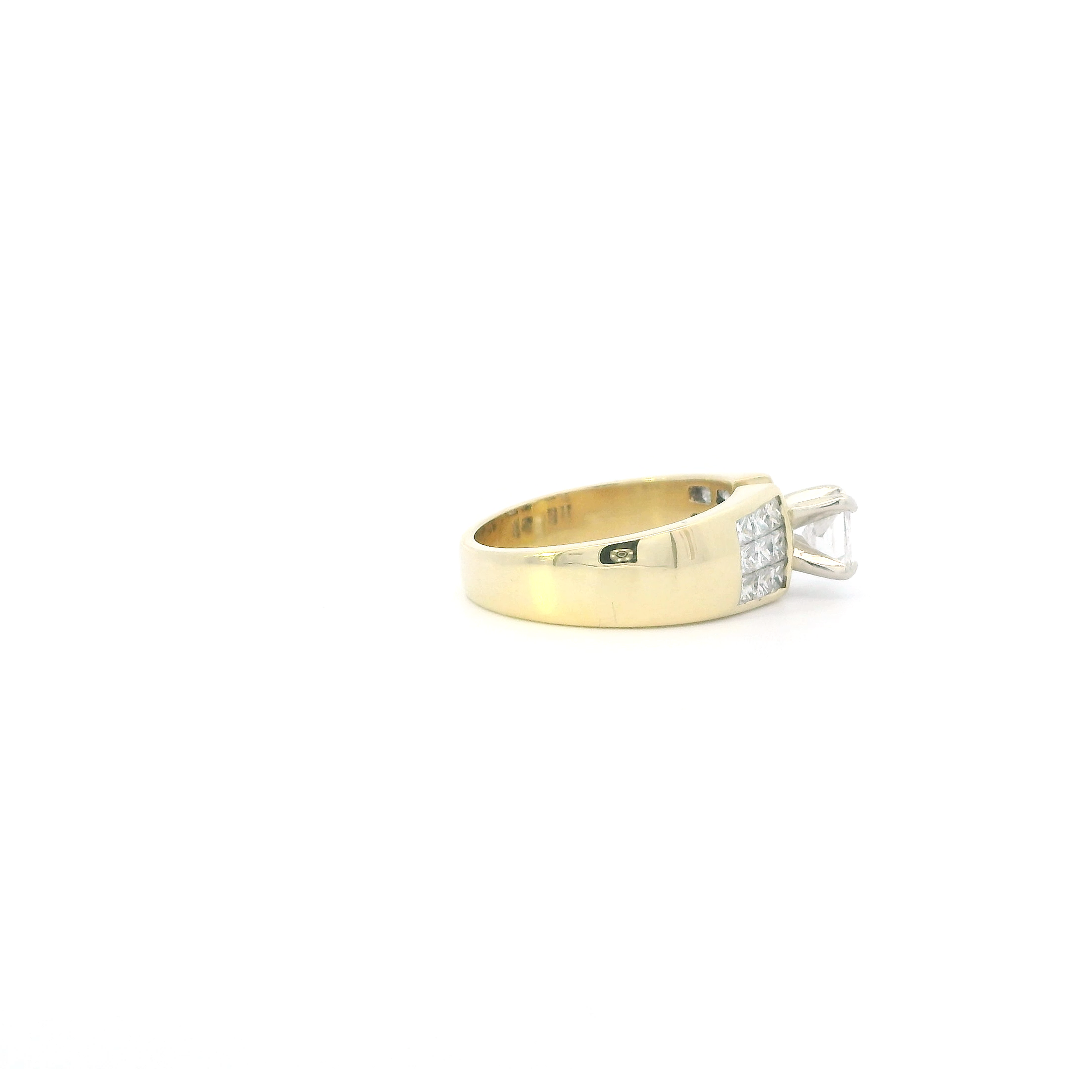 18K Yellow Gold Diamonds Womens Ring - 1.53ct