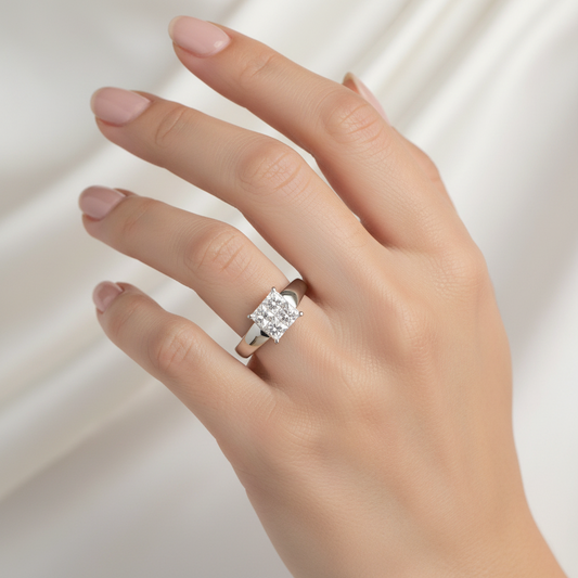 18K White Gold Diamonds Womens Ring - 0.60ct