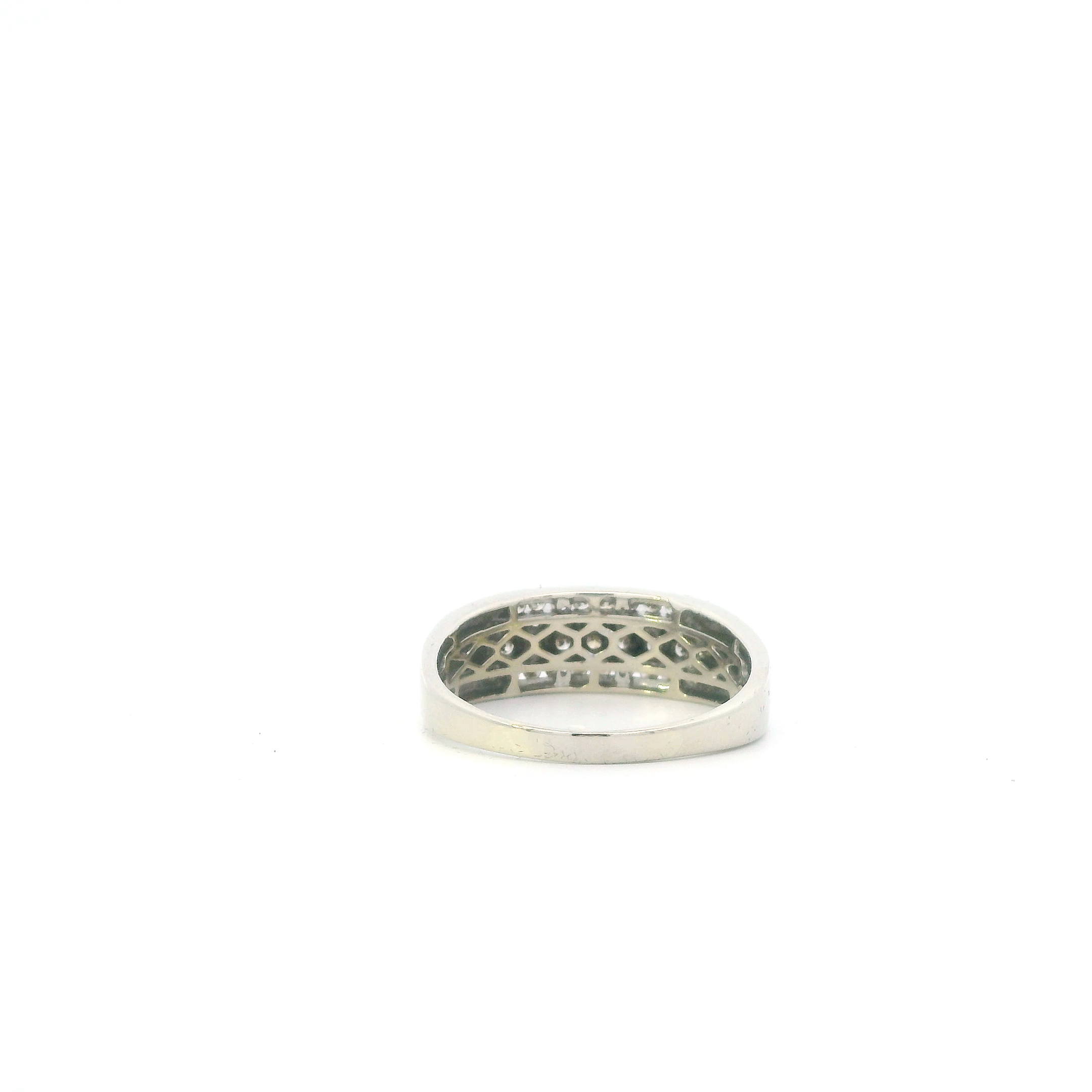 10K White Gold Diamonds Mens Ring - 0.59ct
