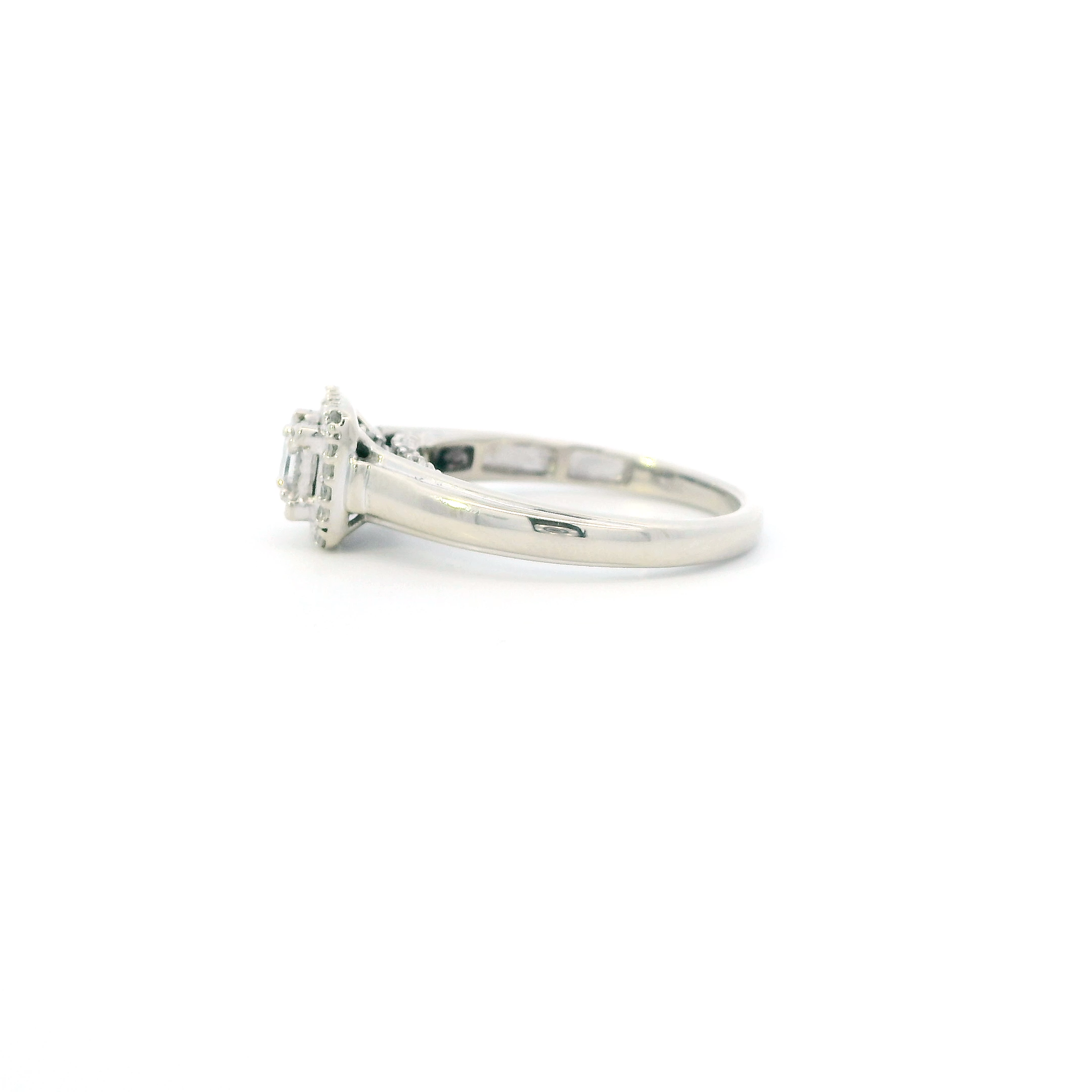10K White Gold Diamonds Womens Ring - 0.20ct
