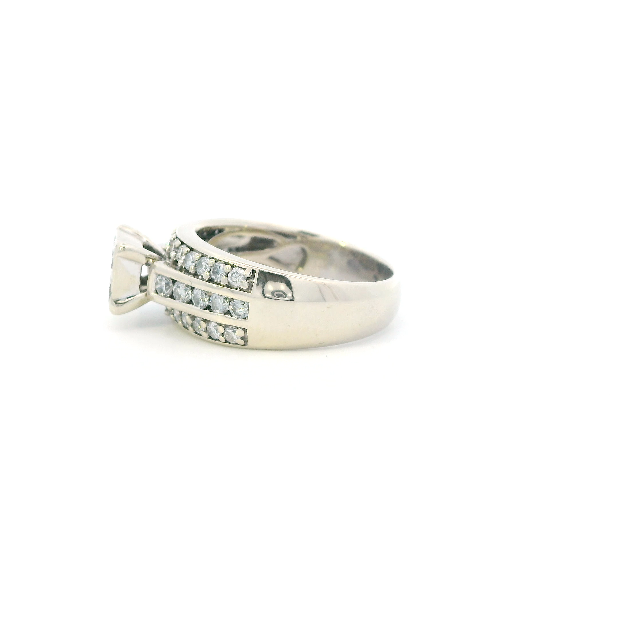 14K White Gold Diamonds Womens Ring - 1.53ct