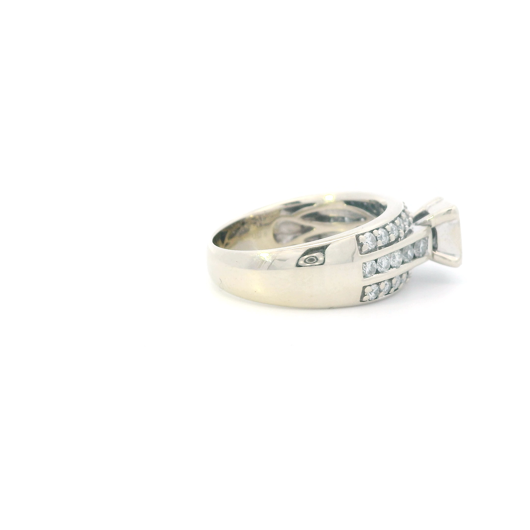 14K White Gold Diamonds Womens Ring - 1.53ct