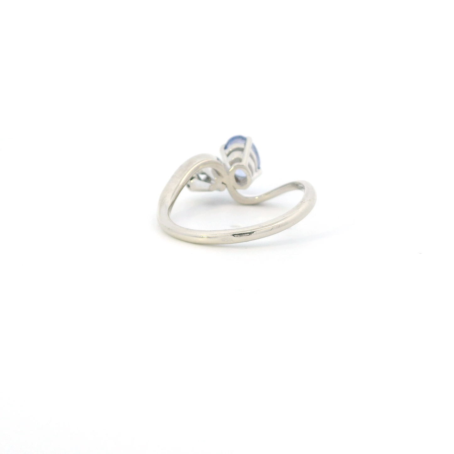 18K White Gold Tanzanite & Diamond Womens Ring - 0.03ct