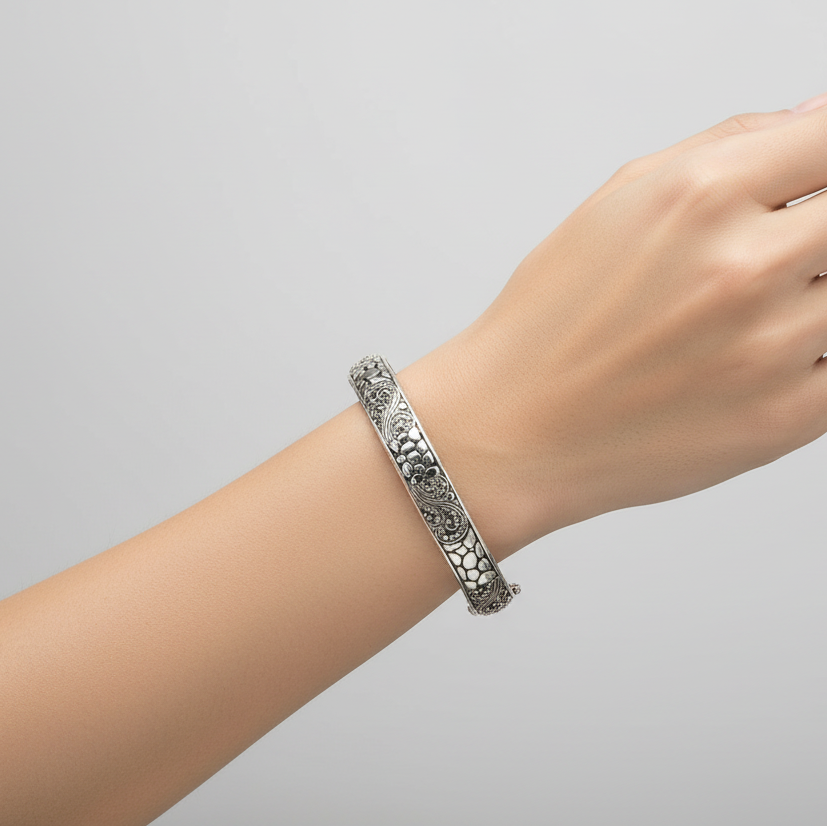 Sarda Sterling Silver Filigree Bali Hinged Bracelet