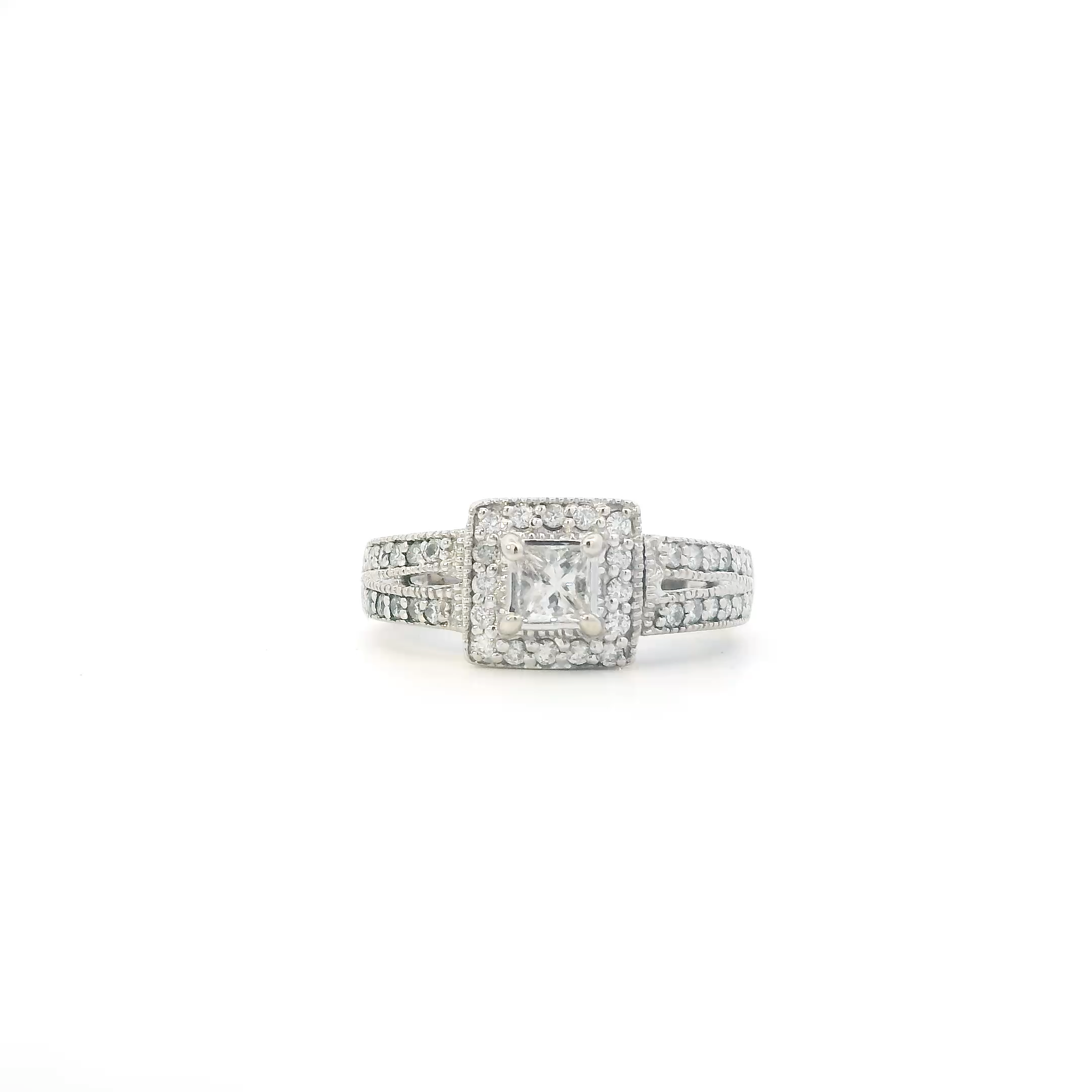 14K White Gold Diamonds  Womens Ring - 0.87ct