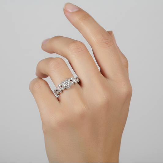 14K White Gold Diamonds Heart & Leaves Womens Ring - 0.09ct