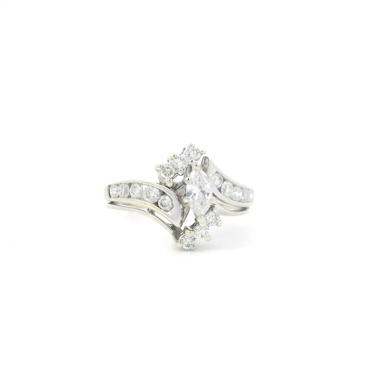 14K White Gold Diamonds Womens Ring - 0.90ct