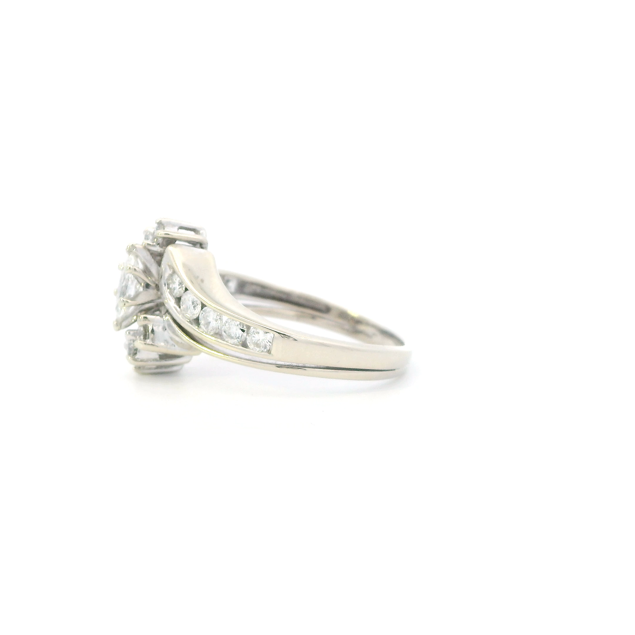 14K White Gold Diamonds Womens Ring - 0.90ct