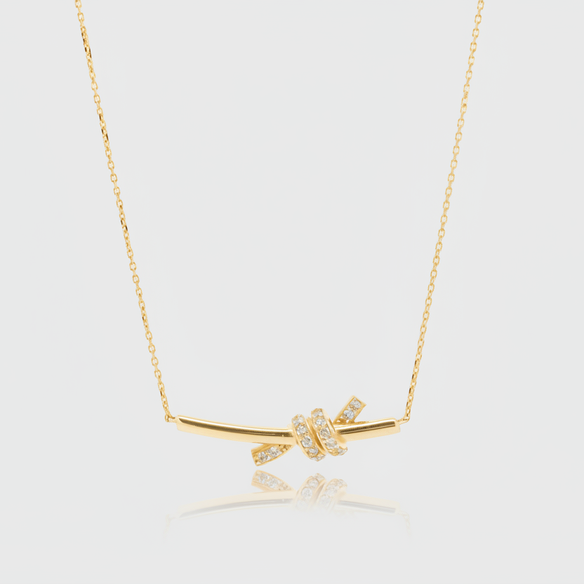 18K Yellow Gold Knot Pendant & 17.5