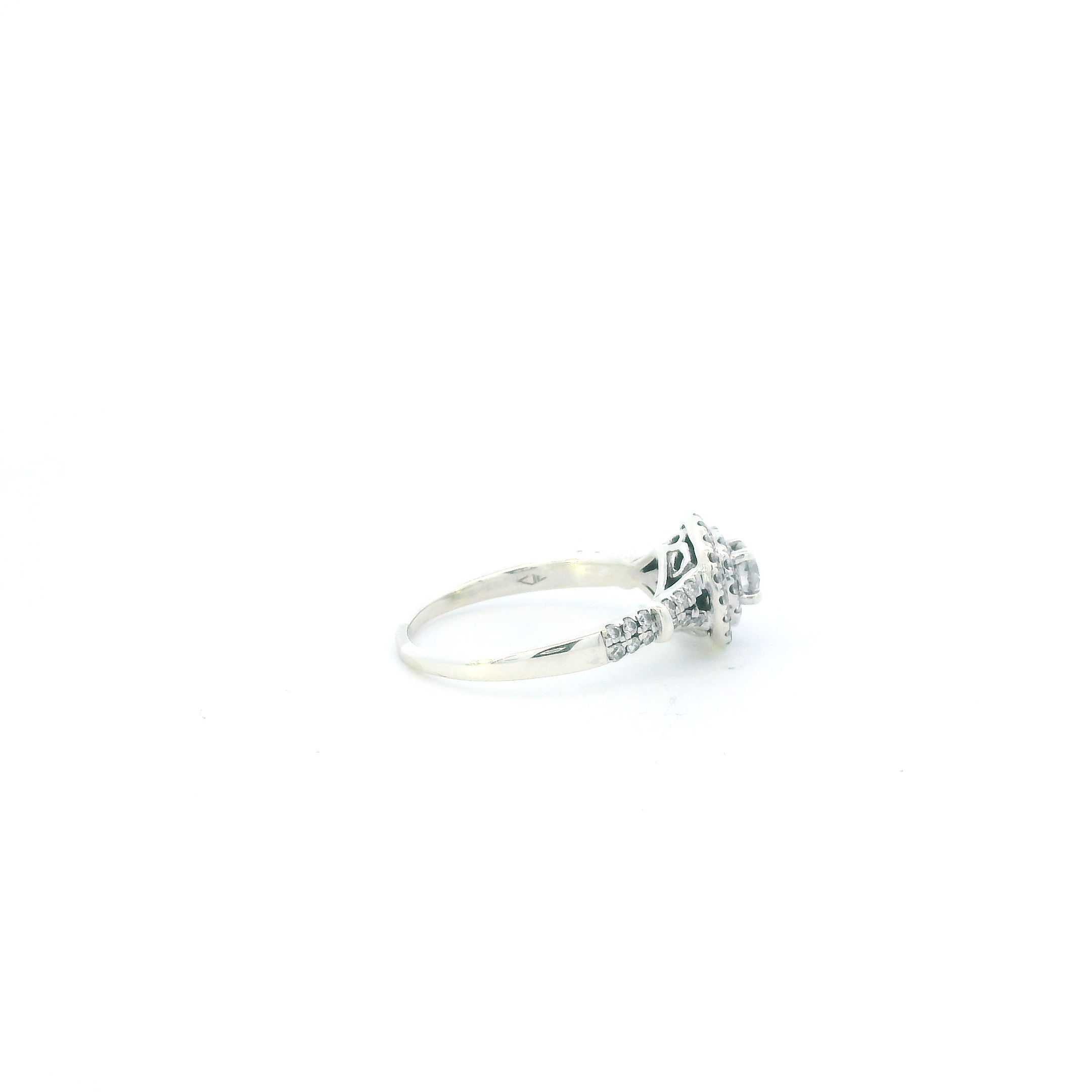 14K White Gold Diamonds Womens Ring - 0.89ct