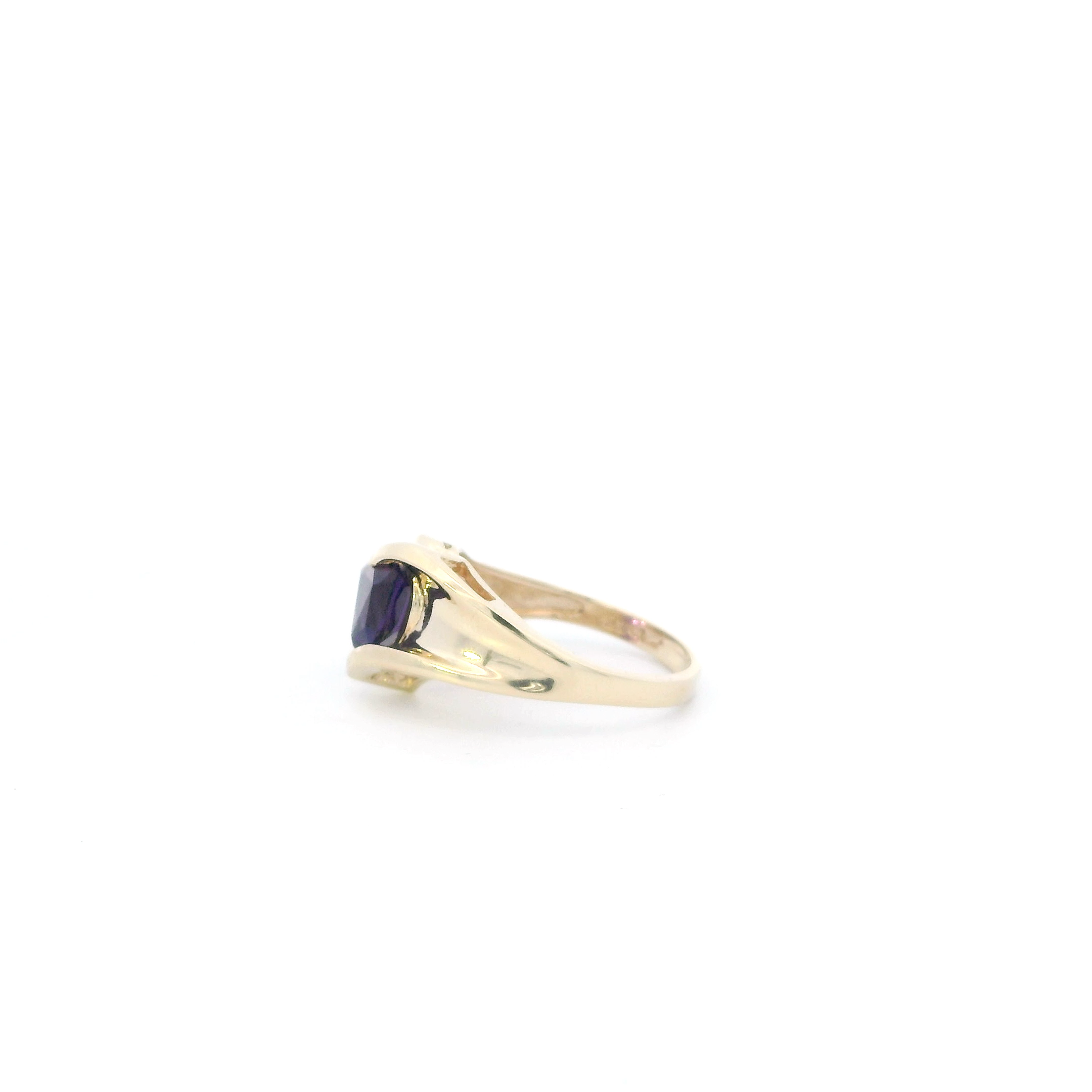 10K Yellow Gold Amethyst Heart Ring