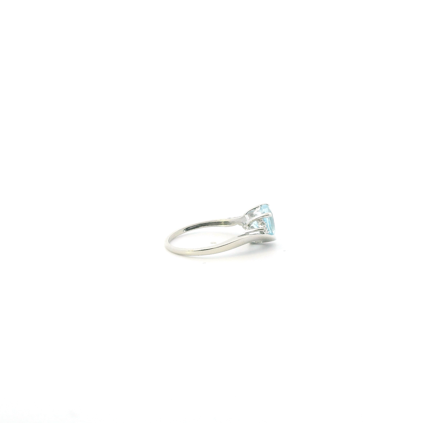 10K White Gold Aquamarine Heart Womens Ring