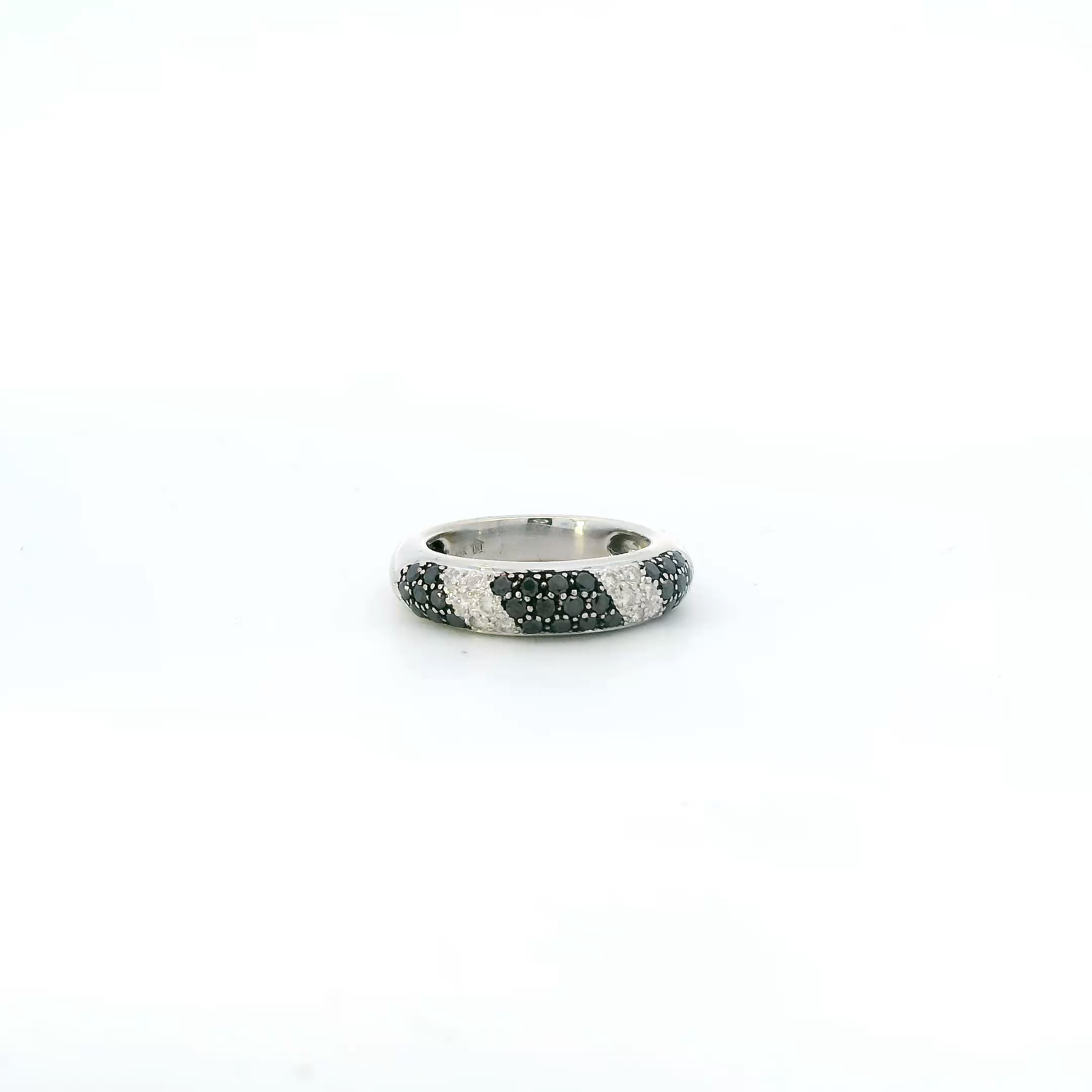 14K White Gold Diamonds & Black Diamonds Womens Ring - 0.18ct